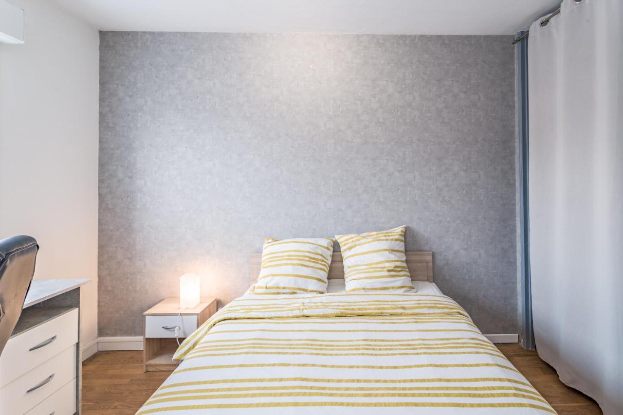 Spacieux Appartement - 6 Personnes - Parking Gratuit Saint-Andre-les-Vergers ภายนอก รูปภาพ
